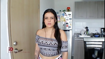 MI HERMANASTRA ME DEBE DINERO ASI QUE  ME Dampen FOLLO A CAMBIO DE Dampen DEUDA