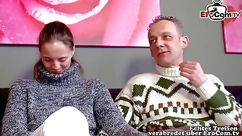 Deutsche Teen Freundin geteilt erste mal MMF Dreier im unpaid shed