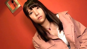 箱入り娘の色白巨乳女子大生はブス男の生チンパイ揉みSEXの激しすぎるピストンで中出しされた！