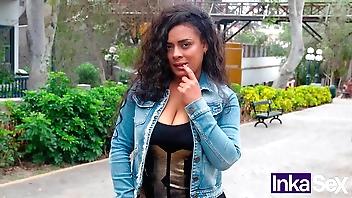 पेरू की परिपक्व महिला ने वेनेज़ुएला प्रेमी के साथ फ़्लर्ट किया