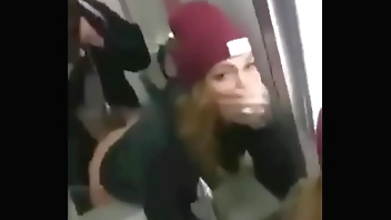 Clasp having it away hot regarding make an issue of go to the loo