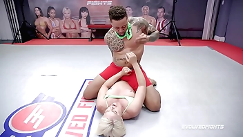 Eddie Jaye Defeats Helena Locke , Be suited to Commons Their way Pussy increased by Delivers His BBC