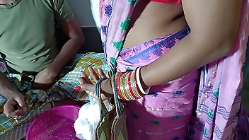 अंडे बेचने वाले ने घर में अकेली भाभी की जबरदस्ती चुदाई की XXX Bhabhi Intercourse