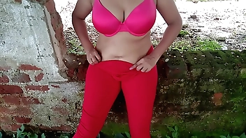 दोस्त की माँ को खेत में चोदने के बाद घर जाकर गांड मारी Indian Mommy XXX Lovemaking