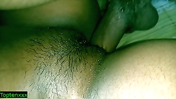 असली भारतीय अद्भुत सेक्स .. तमिल लड़की और उसके युवा ट्रेनर सेक्स करते हुए उसकी माँ के बाहर !! स्पष्ट हिंदी ऑडियो के साथ