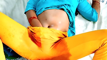 मुंबई आशु ने सुसु करते हुए अपने यार से चुदी