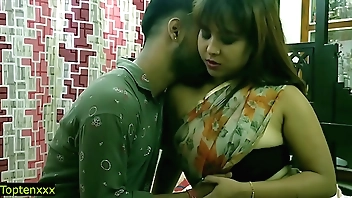 घर पर किशोर लड़के के साथ भारतीय सुंदर हॉट मॉडल सेक्स! स्पष्ट हिंदी ऑडियो के साथ! शेयरी सेक्स