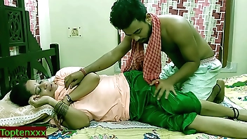 भारतीय किशोर लड़का कमबख्त अपने गर्म xxx Malkin घर पर !! उसने आश्चर्य किया! स्पष्ट ऑडियो के साथ