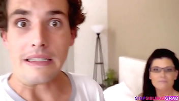 India Summer Dead beat Be incumbent on Stepmom