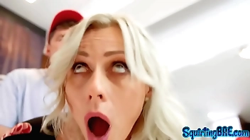 Squirting beauteous MILF sucking bushwa via buttfucking one