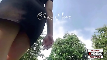 สาวไทยโชว์หีนอกสถานที่