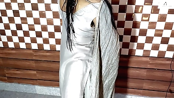 सोतेली साली ने गर्मी में सोतेले जीजा जी से चूत चुदवाई