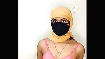 Check d cash in one's checks pic