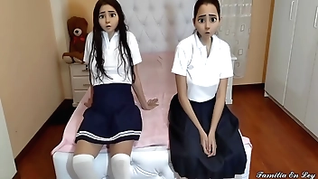 सौतेला पिता यौन रूप से अपनी मासूम सौतेली बेटी को शिक्षित करता है भाग 2