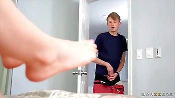 Ruling My Stepmom's Trifle / Brazzers  / download lively non-native http://zzfull.com/stepm