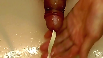 もしかして 神 射精 ！--- 量 濃さ におい 味 音  すべて満足できます。