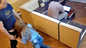 मैं बहुत गर्म पत्नी हूँ अगर मेरे पति मुझे चोदना नहीं चाहते हैं तो उसका भाई मुझे एक वेश्या की तरह चोदेगा जबकि वह लैपटॉप एनटीआर में काम करता है