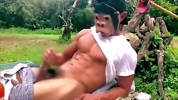 09【個人撮影】筋肉バキバキ消防士が非番の草刈り中にねっとりオ●ニーでズル剥けチ●ポを慰める指使いがいやらしすぎる…堪らずﾄﾞﾋﾟｭｯﾄﾞﾋﾟｭｯ!!なんと滴るザ●メンを缶コーヒーに…!！？