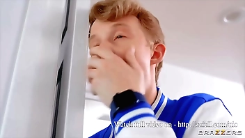 Busy Mamma Gymnastics / Brazzers   / download Busy wean away from http://zzfull.com/uio