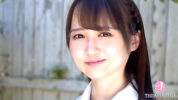 超絶美 JKが教室で制服を脱ぐ、思わず画面に手を伸ばしたくなる [PPMN-088]