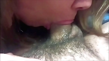 énorme citation de sperme dans chilled through bouche apres une fellattion baveuse