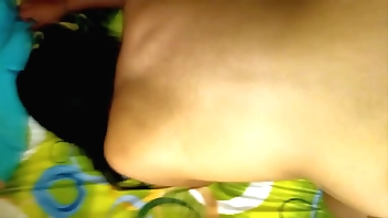 Amiga se deja coger a cambio de ayuda