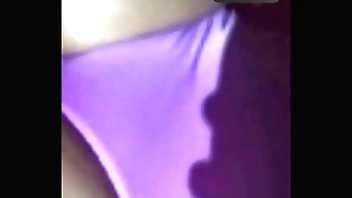 បងស្រីធម៌ខលវីដេអូហើយលេងក្តិតអោយមើល