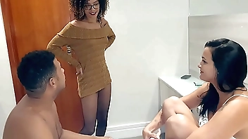 Aysla Andrade apostou o cu ungenerous jogo de poker com Leo Ogro e a Lua Doidera foi a croupier