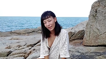 Kira Opens On every side coupled Here Plays Here Soft Pussy