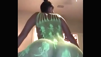 Chubby pest cheeks bouncing with an increment of ?clat not susceptible dildo