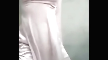 Em inviting girl, Áo Dài Viet Nam