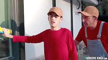 Windows camorra fucks strapping jugs MILF