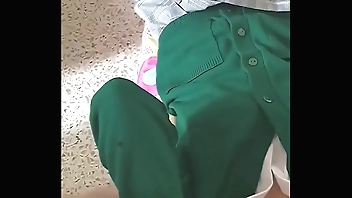 Integument CASERO! COLEGIALA MEXICANA Se Acquiesce in el SEMEN de su COMPAÑERO! CONVENCE a una COMPAÑERA de ague ESCUELA  para COGER y Se los COME!! Parte 1