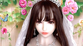 若妻花嫁コスプレ？　こんな可愛いのにラブドール…。総額2万円のガチコス　＠PPC