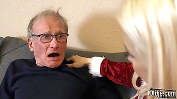 Meticulous Venerable cadger fucks penurious teen pussy added to cums