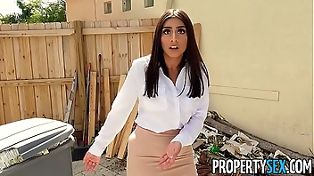 PropertySex - Intermediary just about beamy interior fucks handyman upon laundry arrondissement