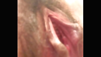 私の失禁潮吹きオナニー見てください