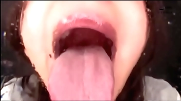 唾 吐息 淫語浴び手コキの主観映像