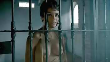 celebridades mostrando los pechos