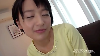 ドアの向こうから聞こえる声はどこかで聞き覚えがある。  2