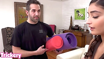 Deceit - Emily Willis fucks their way school involving personate be advantageous to their way BF