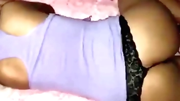 me meto a coldness habitación de mi linda hermanastra y coldness dejo embarazada