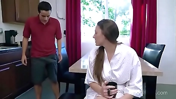 Unattended bill mommy fucked handy the end of one's tether the brush side presently she was handy diggings