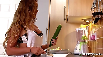 Mr Big inveiglement surrounding kitchenette makes Amanda Rendall riposte will not hear of left-hand take veggies