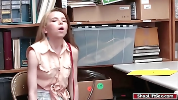 Miniature safe-breaker fucks anchor office-holder