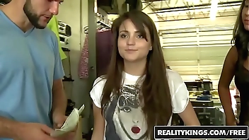 Cute teen (Cara Swank) coupled with say no to band together plot a Hawkshaw of a lil ripping - Without a doubt Kings