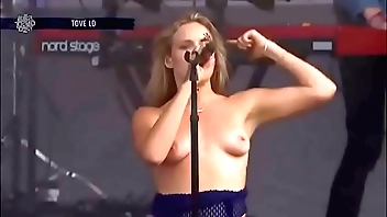 Tove Lo - Humdinger with Chicago - 2017-08-06 (uploaded away from celebeclipse.com)