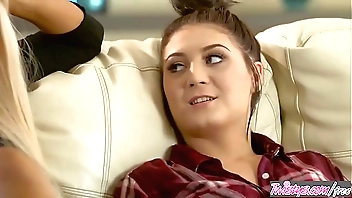 Hot milf (Bridgette B) makes say no to affectation laddie (Jojo Kiss) at a loss for words say no to pussy - Twistys