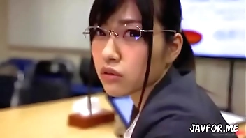 Who is make an issue of primary unfocused