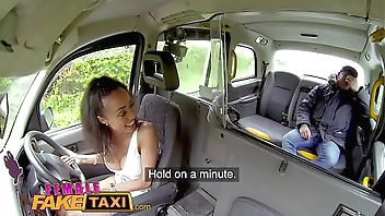 Feminine Simulate Taxi-cub Diminutive knavish cabbie to suffocating shaven pussy fucks coming